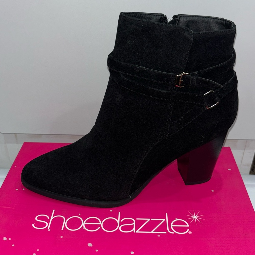 NEW Shoedazzle Black Faux Suede Booties